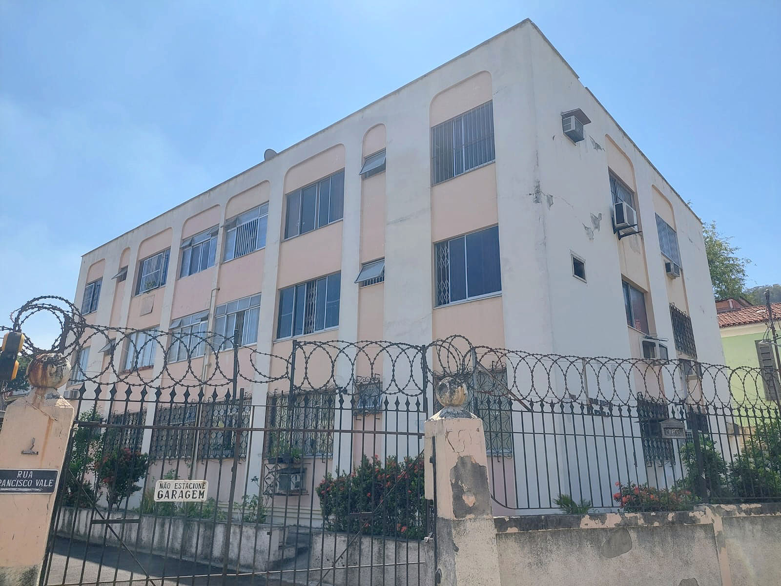 Rua Francisco Vale 5 Apartamento 301, Bloco 02, Condomínio Solar Sabrina - Engenheiro Leal - Rio de Janeiro/RJ — foto principal